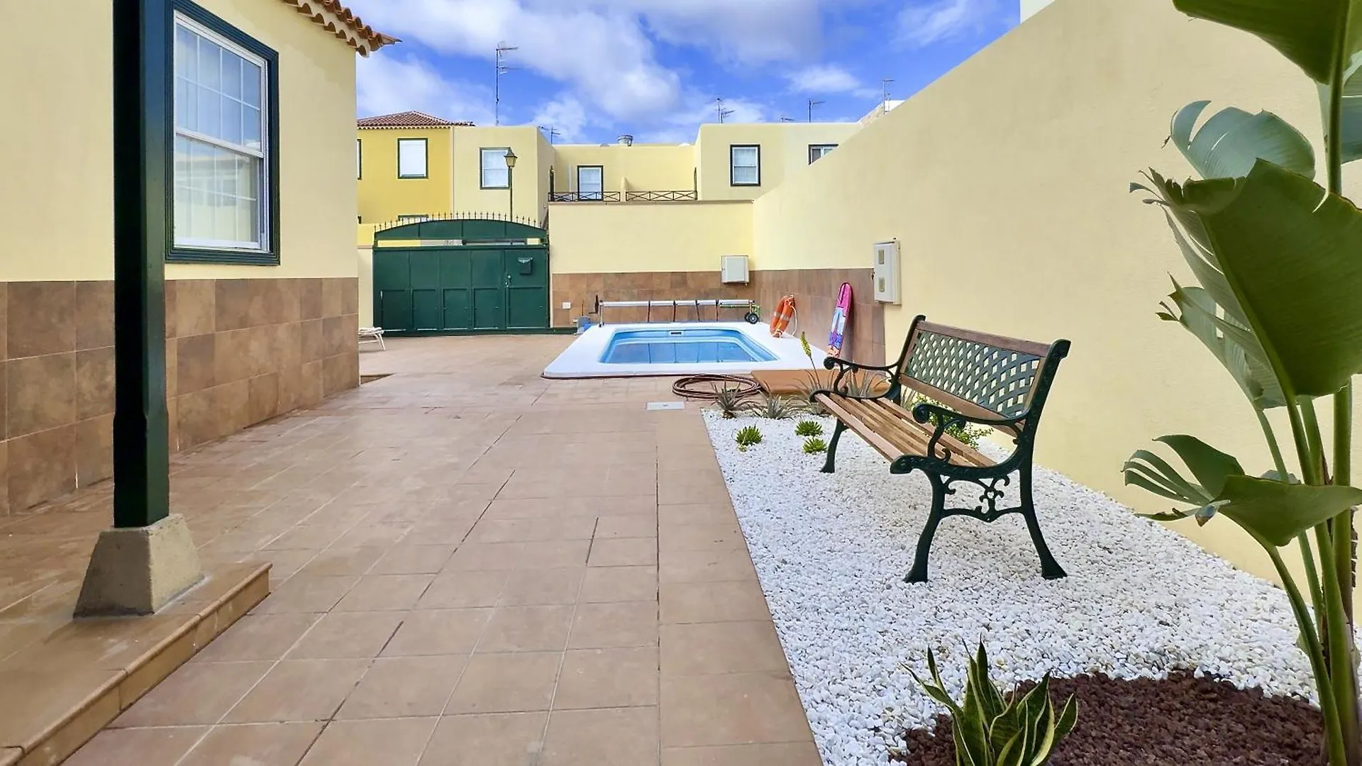 Lovely Villa Magnolia With Pool, Bbq And Wifi In Tenerife South Las Rosas  Holiday home