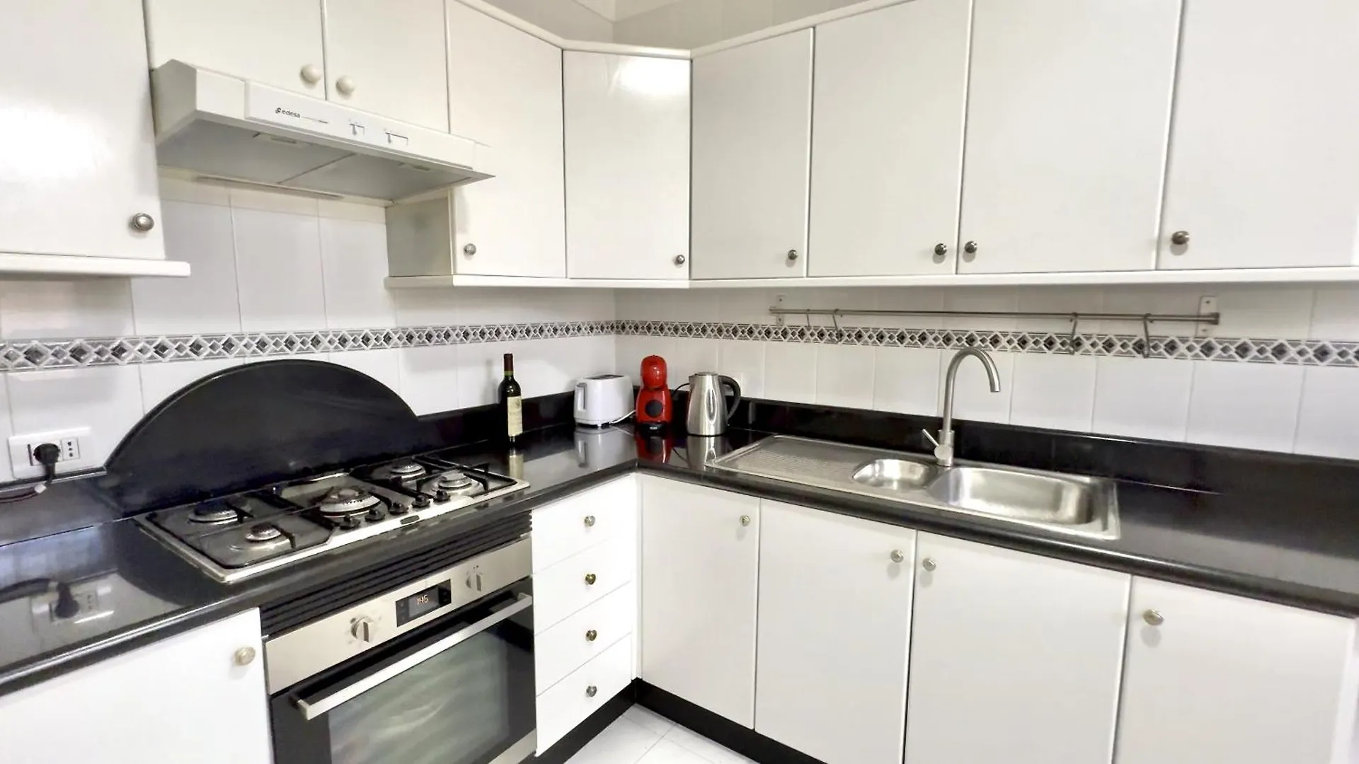 Holiday home Lovely Villa Magnolia With Pool, Bbq And Wifi In Tenerife South Las Rosas  Spain