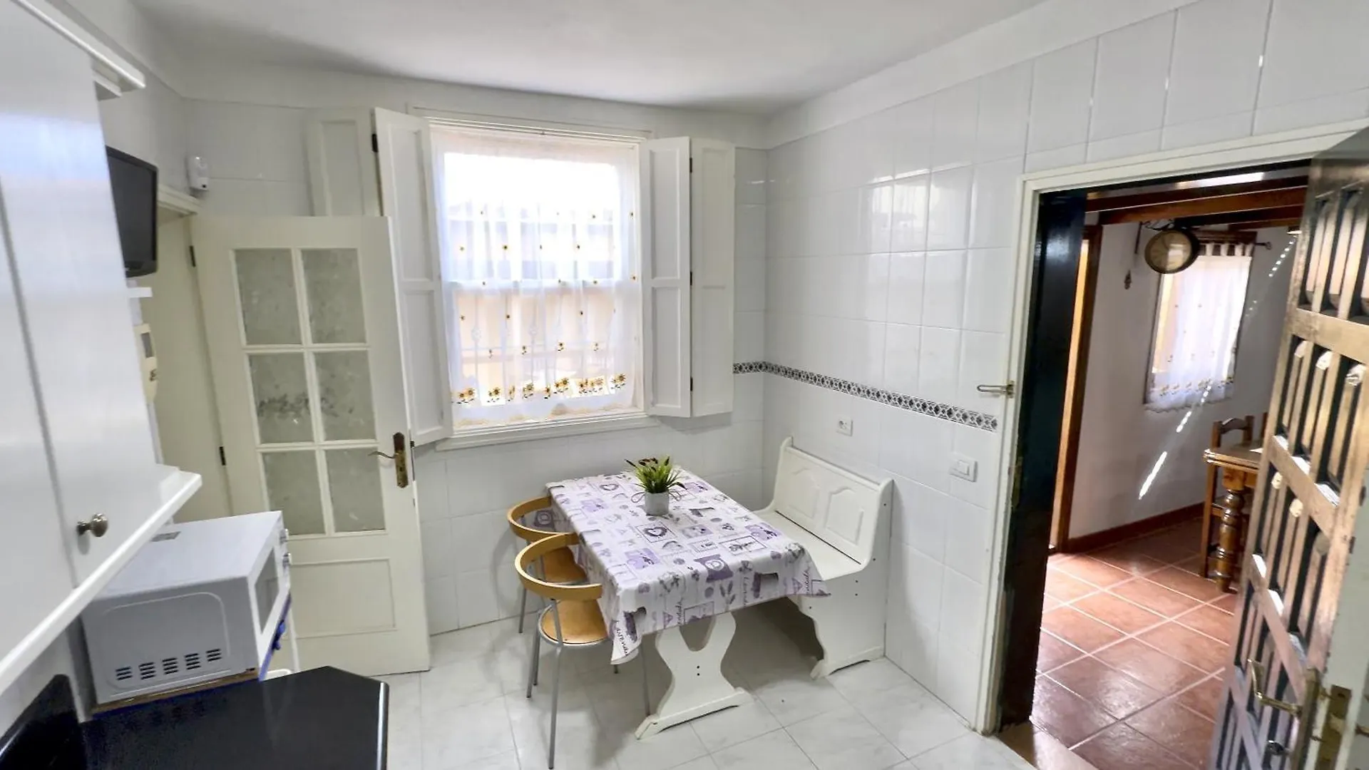 Holiday home Lovely Villa Magnolia With Pool, Bbq And Wifi In Tenerife South Las Rosas