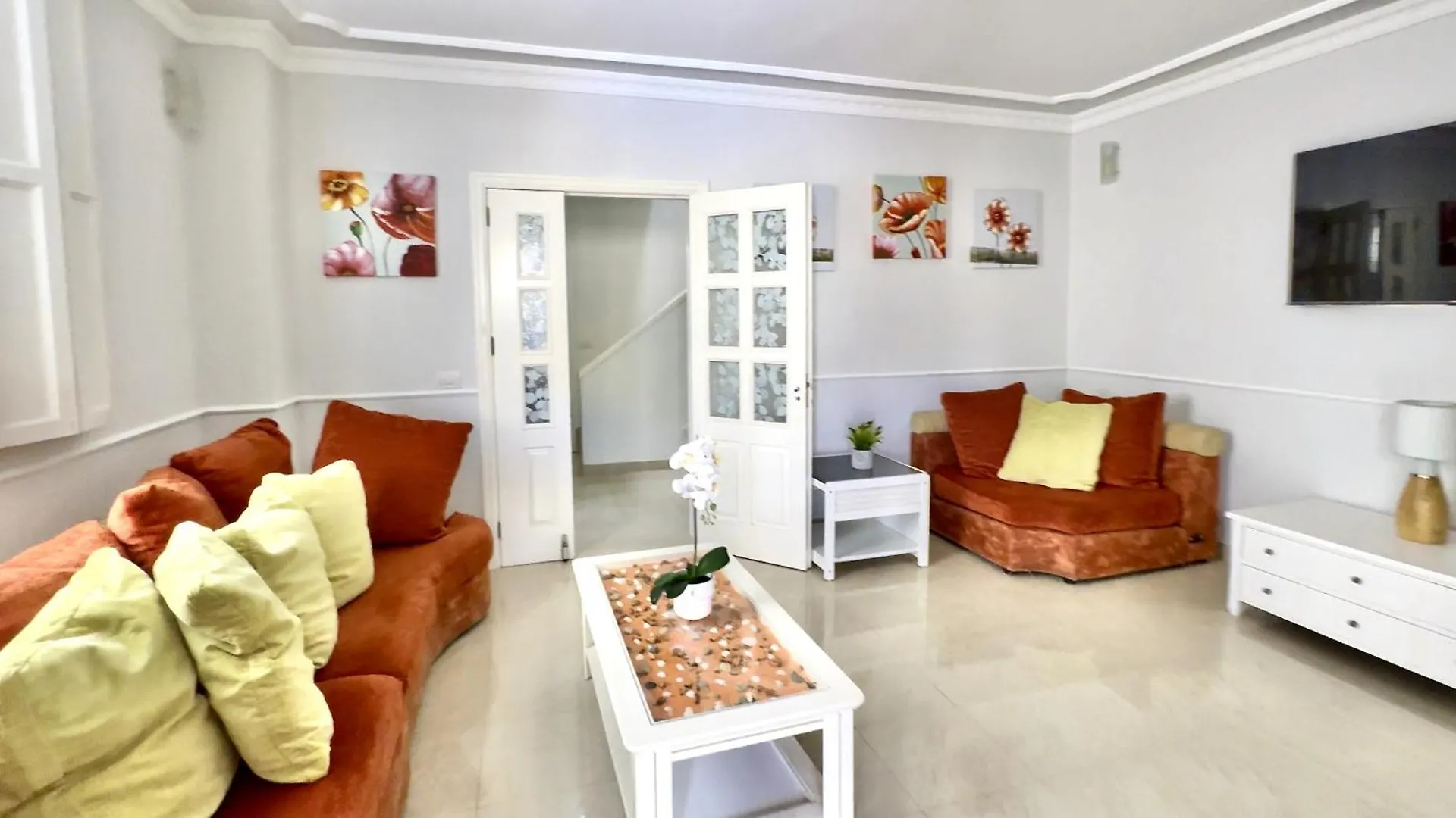 Holiday home Lovely Villa Magnolia With Pool, Bbq And Wifi In Tenerife South Las Rosas